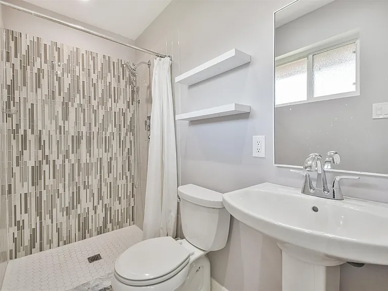 7623 Yellow Pine Dr — Photo 24