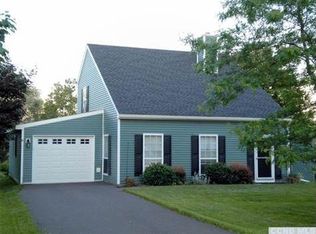 27 Matthew Ln, Coxsackie, NY 12051