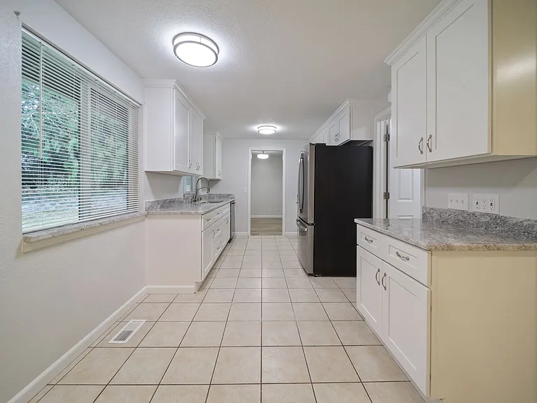 4323 Glen Terra Dr SE — Photo 12