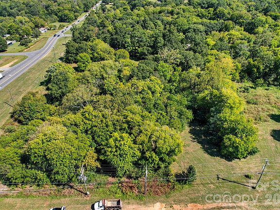 2nd image of 3455 Roberta Rd