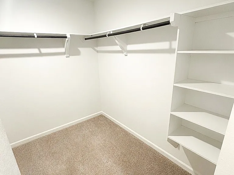 5330 Castlebury Meadows Dr — Photo 17
