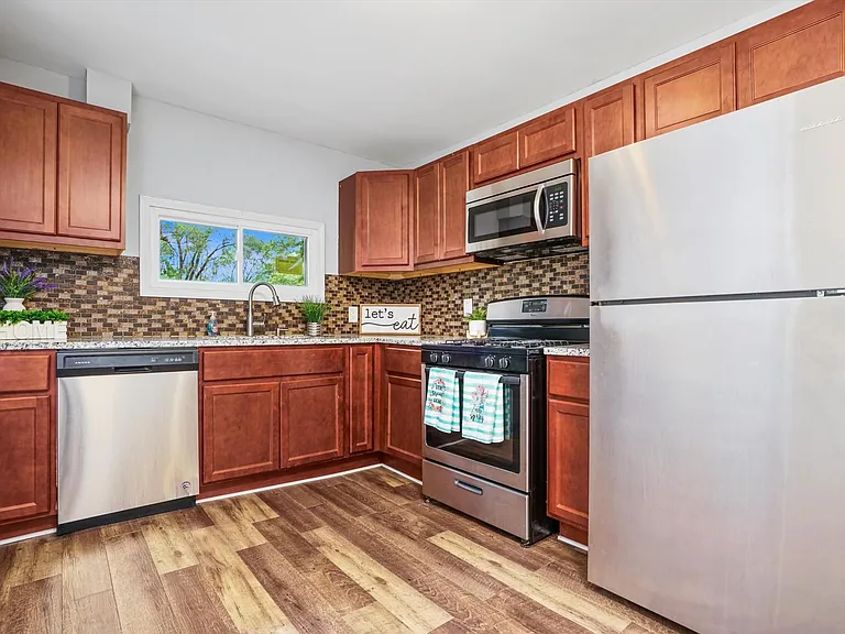 16125 Marshfield Ave — Photo 2