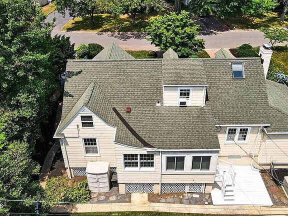 2nd image of 93 N Sunnycrest Drive