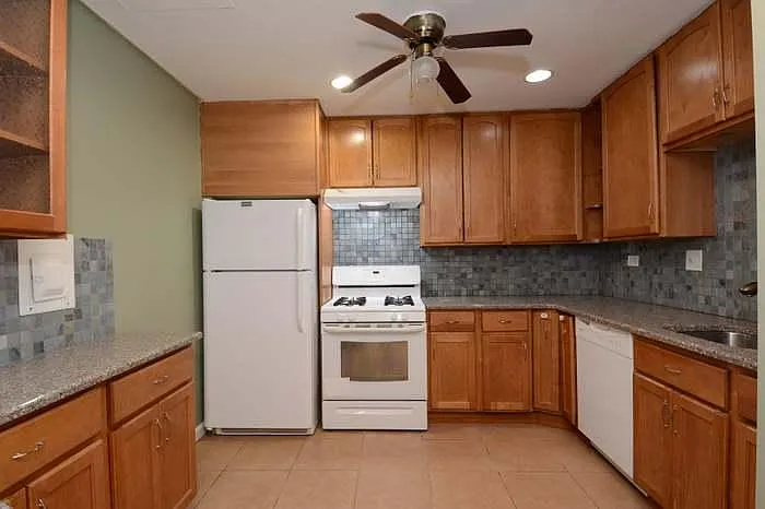 9009 Golf Rd #DES — Photo 7