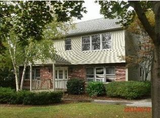 3 Hinman St APT 4, Sturbridge, MA 01518