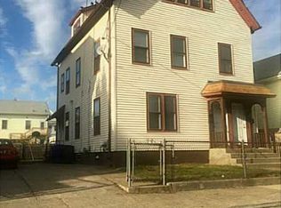90 Gooding St, Pawtucket, RI 02860