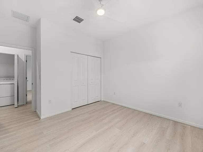 4440 Longwood Lake Sq — Photo 21
