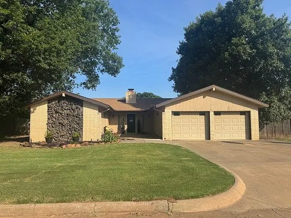 710 Woodridge St, Fairview, OK 73737