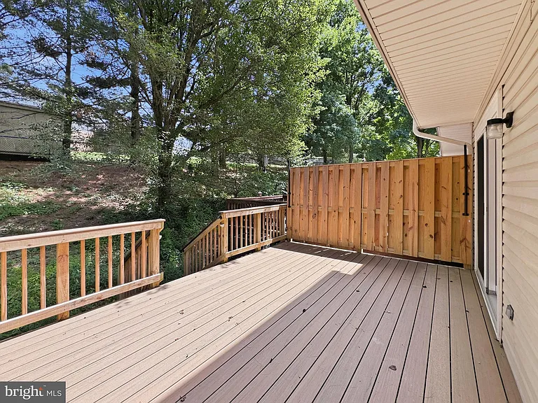 1107 Oak View Dr — Photo 15