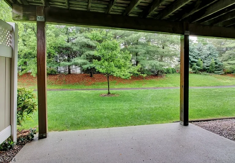 14 Mayflower Dr — Photo 20