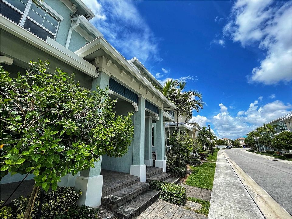 1st image of 3956 Poinciana Ln #3956