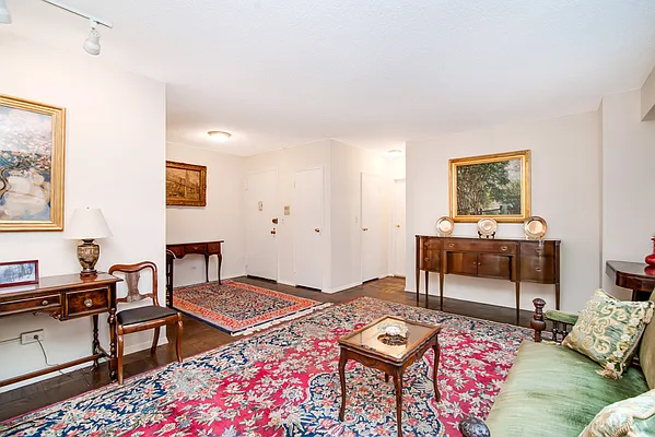 Sold by Compass | media 1