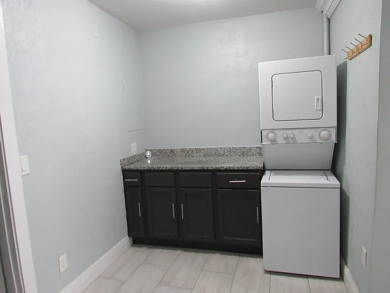 4283 Cocoanut Rd #3 — Photo 7