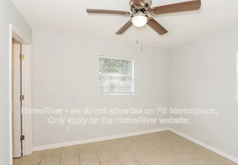 705 W 9th St — Photo 11