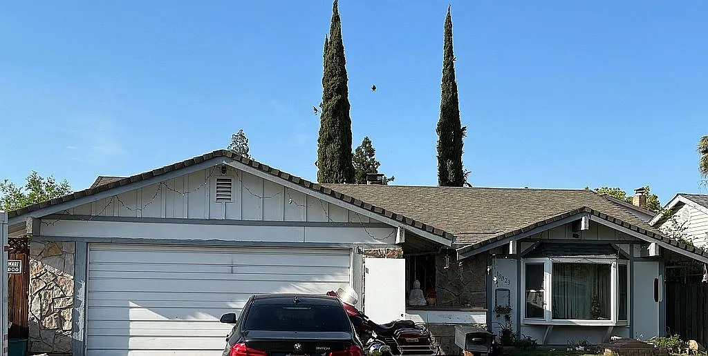 10023 Bromley Way photo 1