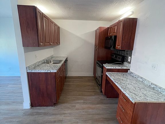 5th image of 500 SW 2nd Ct Unit 1