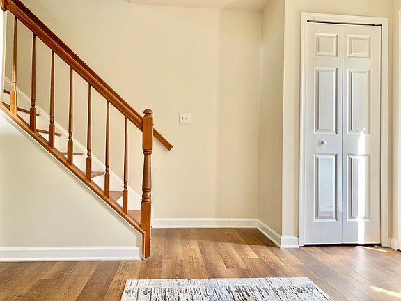 4th image of 305 Waters Cove Ct