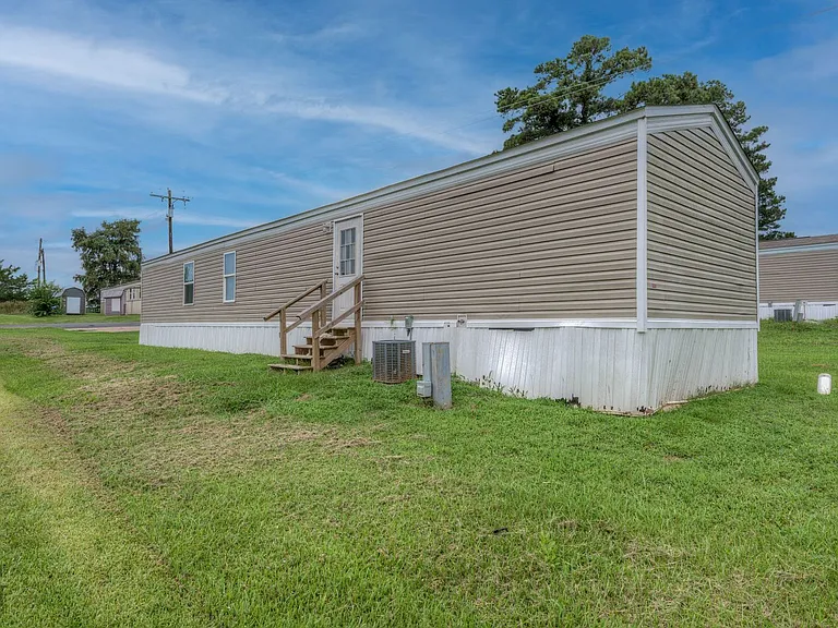 Hillside Mobile Home Park — Photo 6