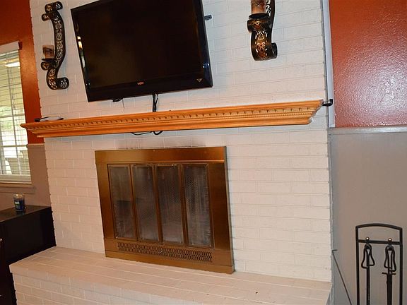 5th image of 1109 Meadow Ln