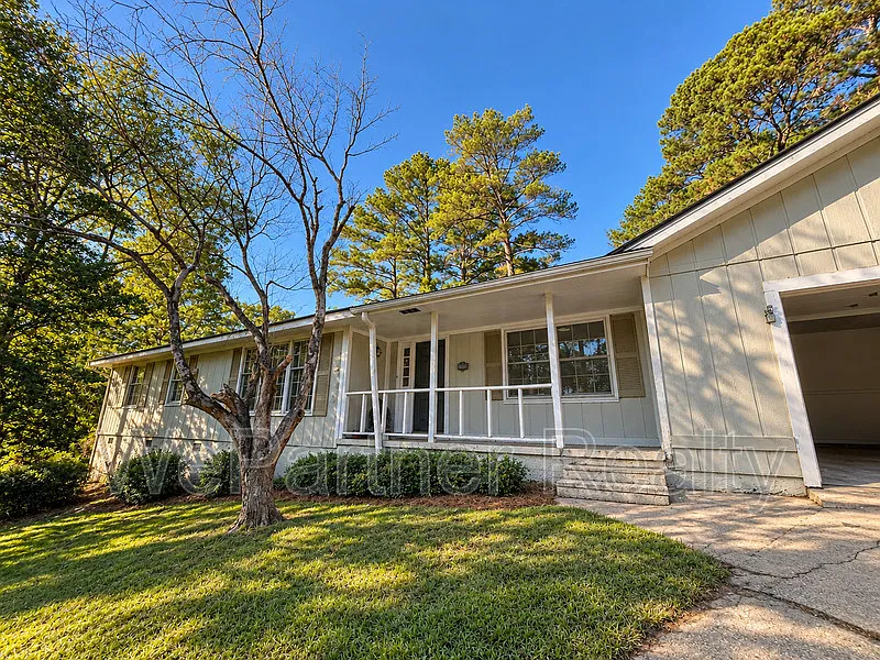 3 bed, 2.0 bath, 1650 sqft, $1,750 — Photo 1
