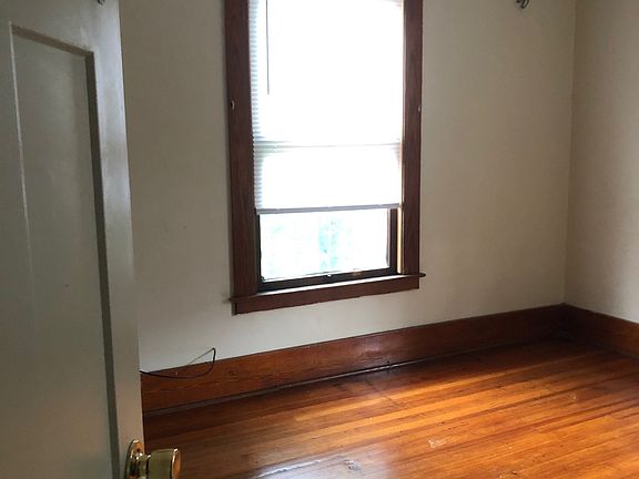 5th image of 607 Bellevue Ave #1-1/2