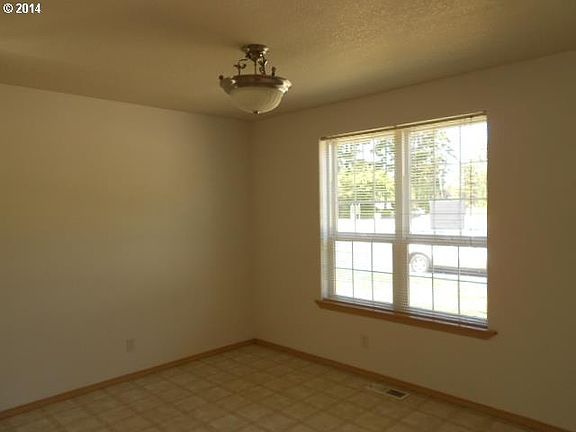 4th image of 1542 N 8th St