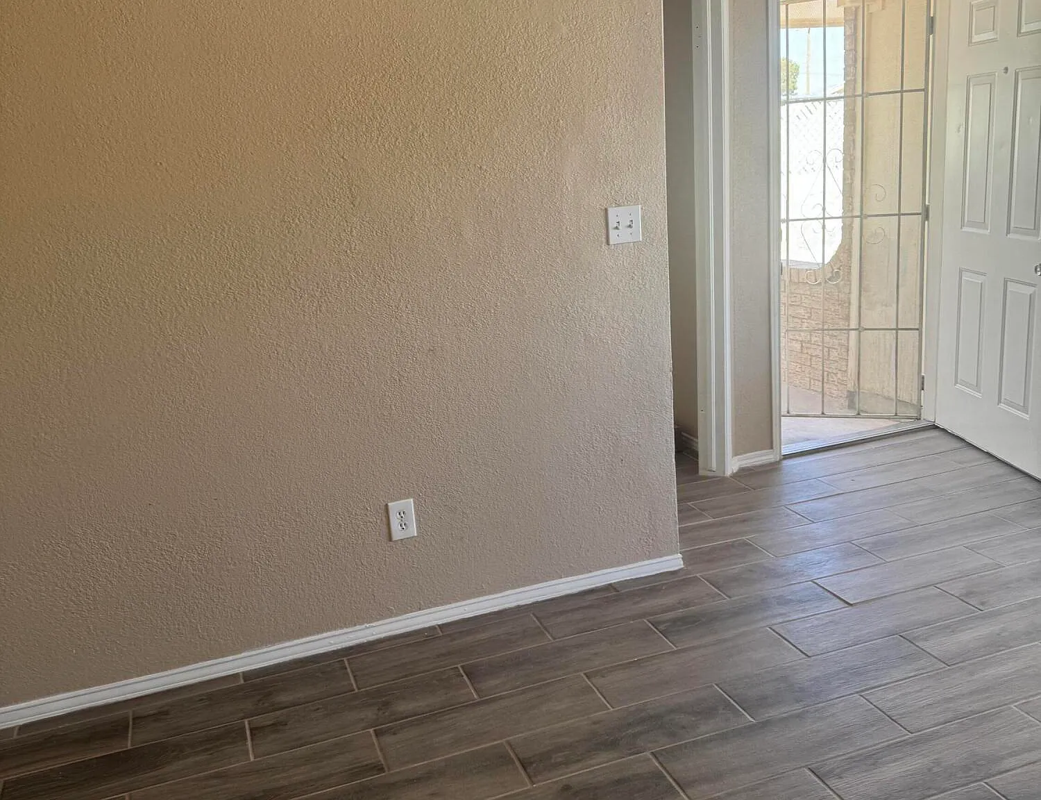 3 bed, 1.5 bath, 1144 sqft, $1,295 — Photo 4