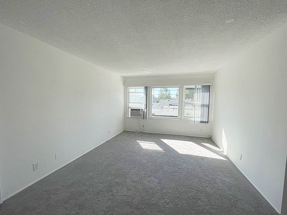 2nd image of 1719-1723 Grismer Ave #B28