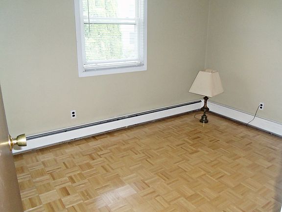 3rd image of 176 Park Ave