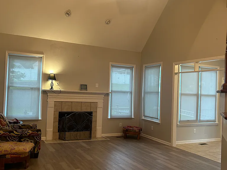 7194 Houser Ridge Ln — Photo 4
