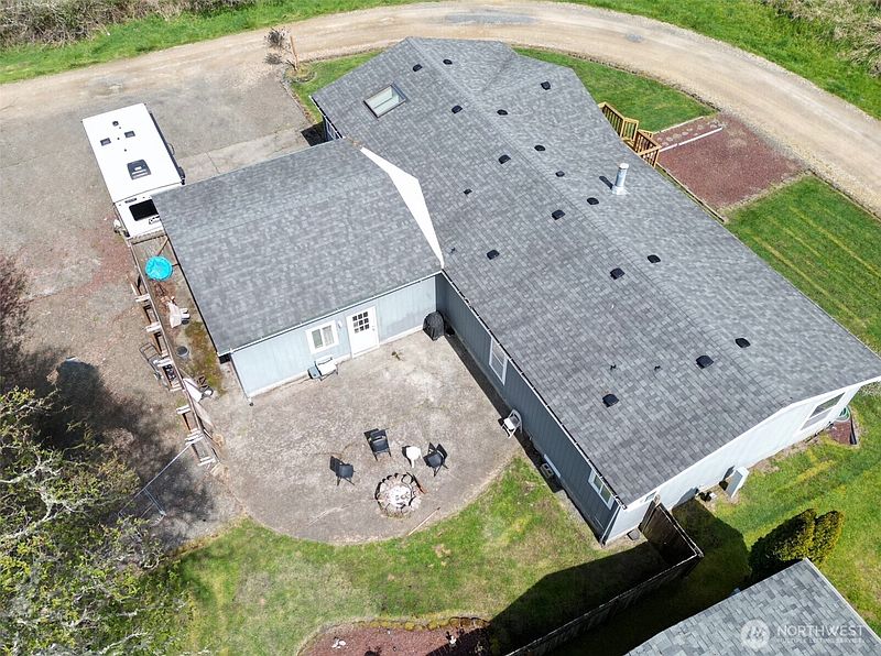 4th image of 305 Godsey Lane