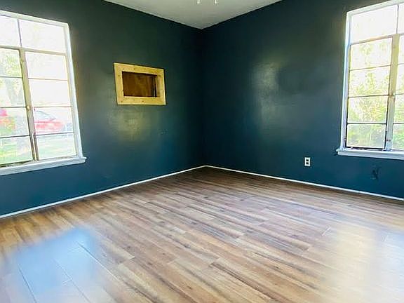 3rd image of 138 Willee Dr