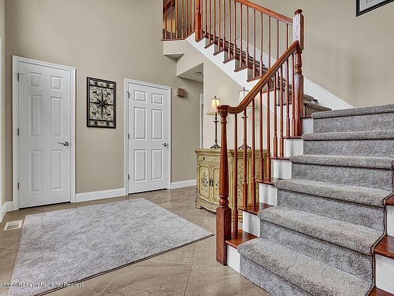 5th image of 1225 Wilkinson Dr