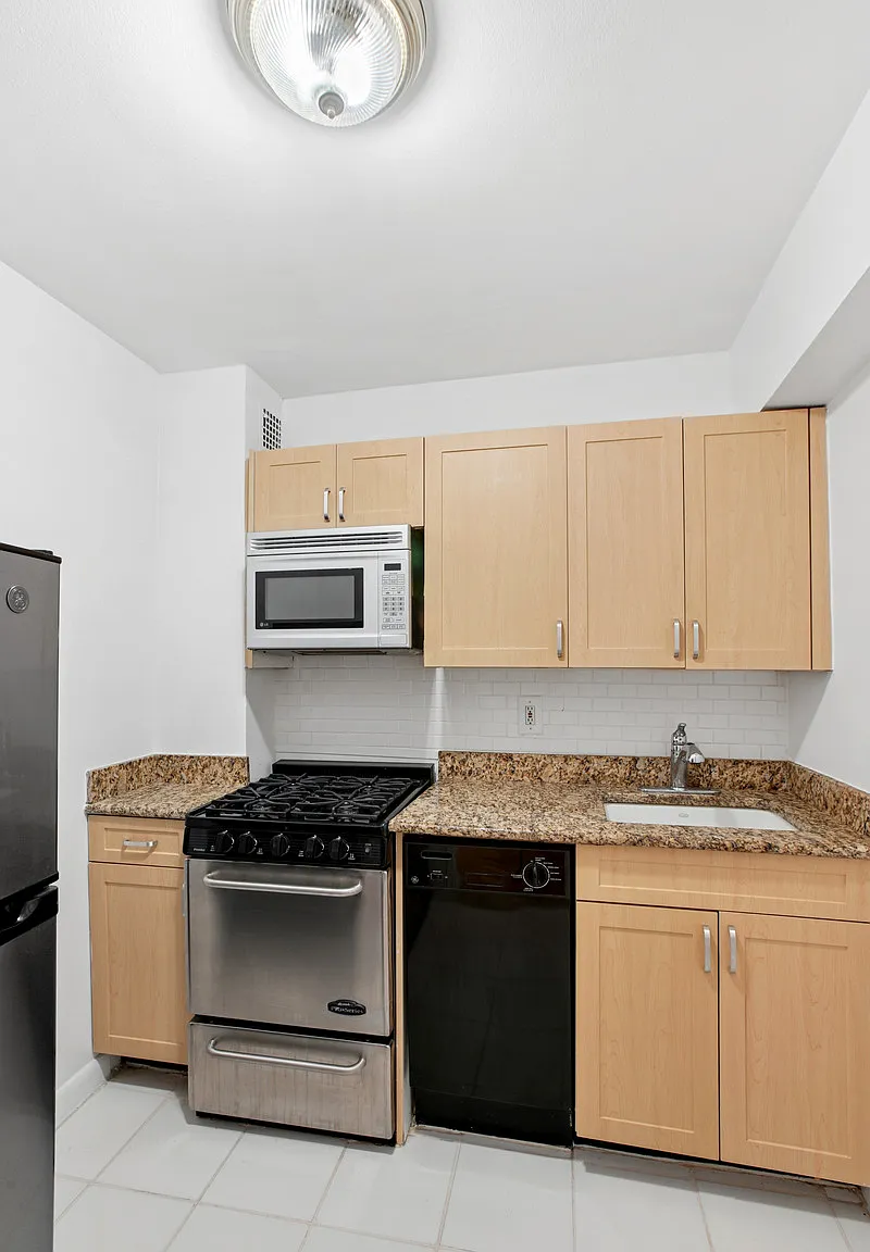 401 West 56th Street — Photo 4