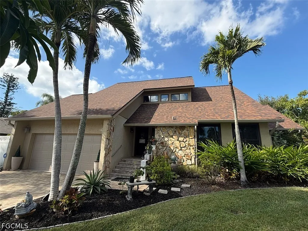 4 bed, 2.5 bath, 2093 sqft, $3,500 — Photo 2