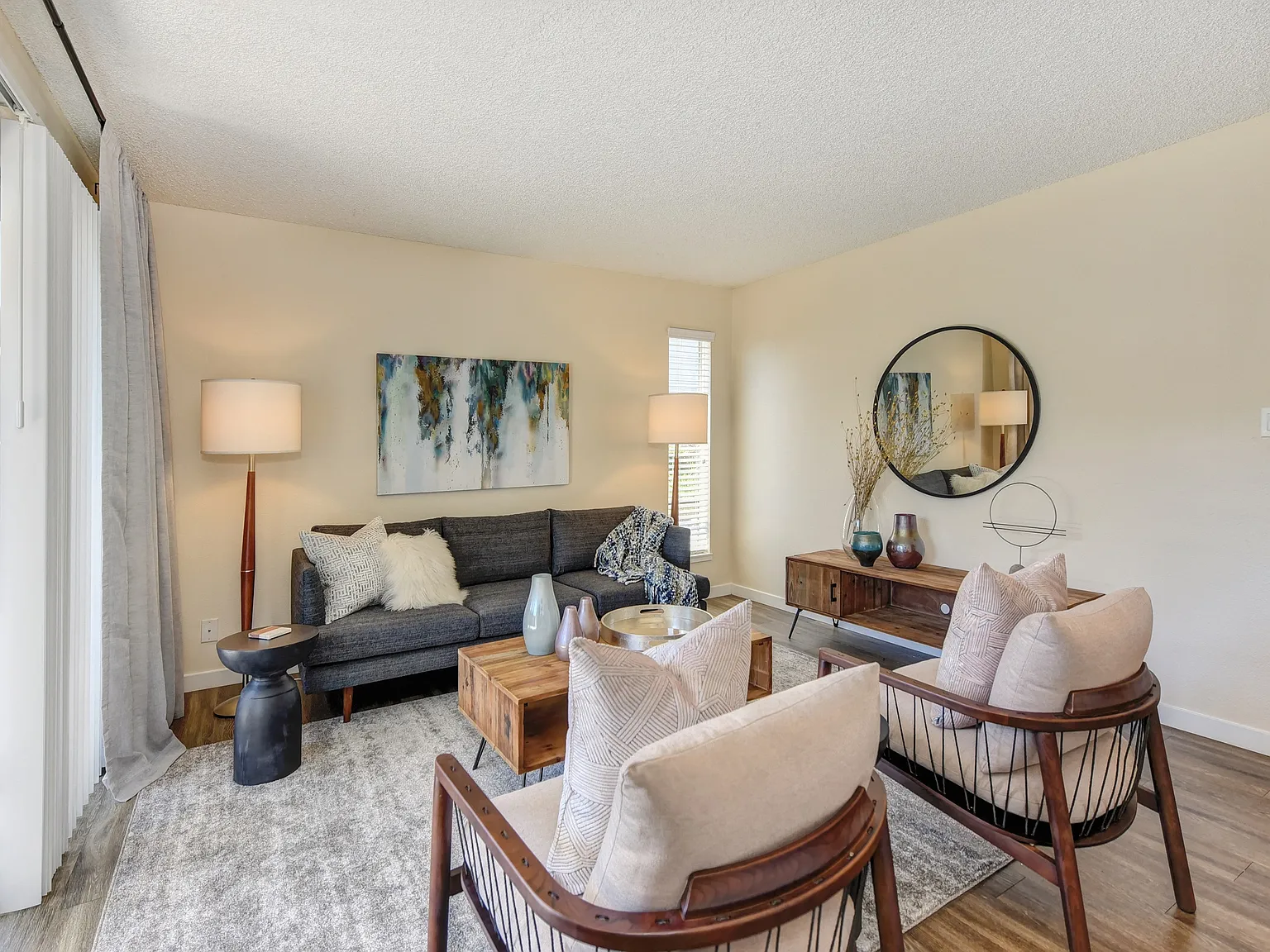 Silverstone Apartments — Photo 1