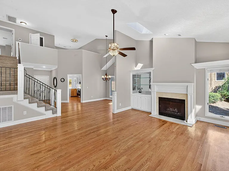 205 Club Villa Dr W — Photo 18