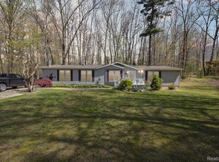 4952 Davison Rd, Lapeer, MI 48446