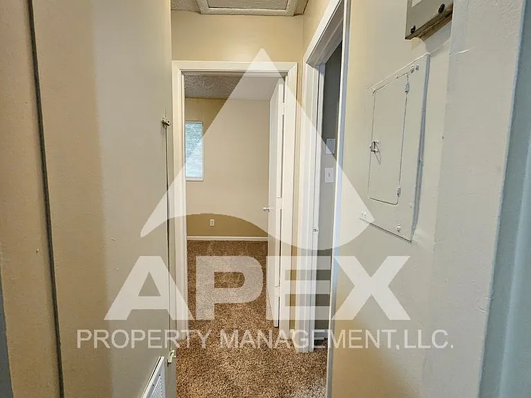 220 Ogle Avenue — Photo 8