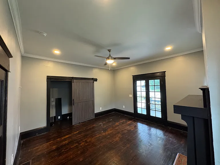 2112 S Main St #1 — Photo 7