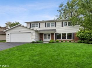 375 Red Bridge Rd, Lake Zurich, IL 60047