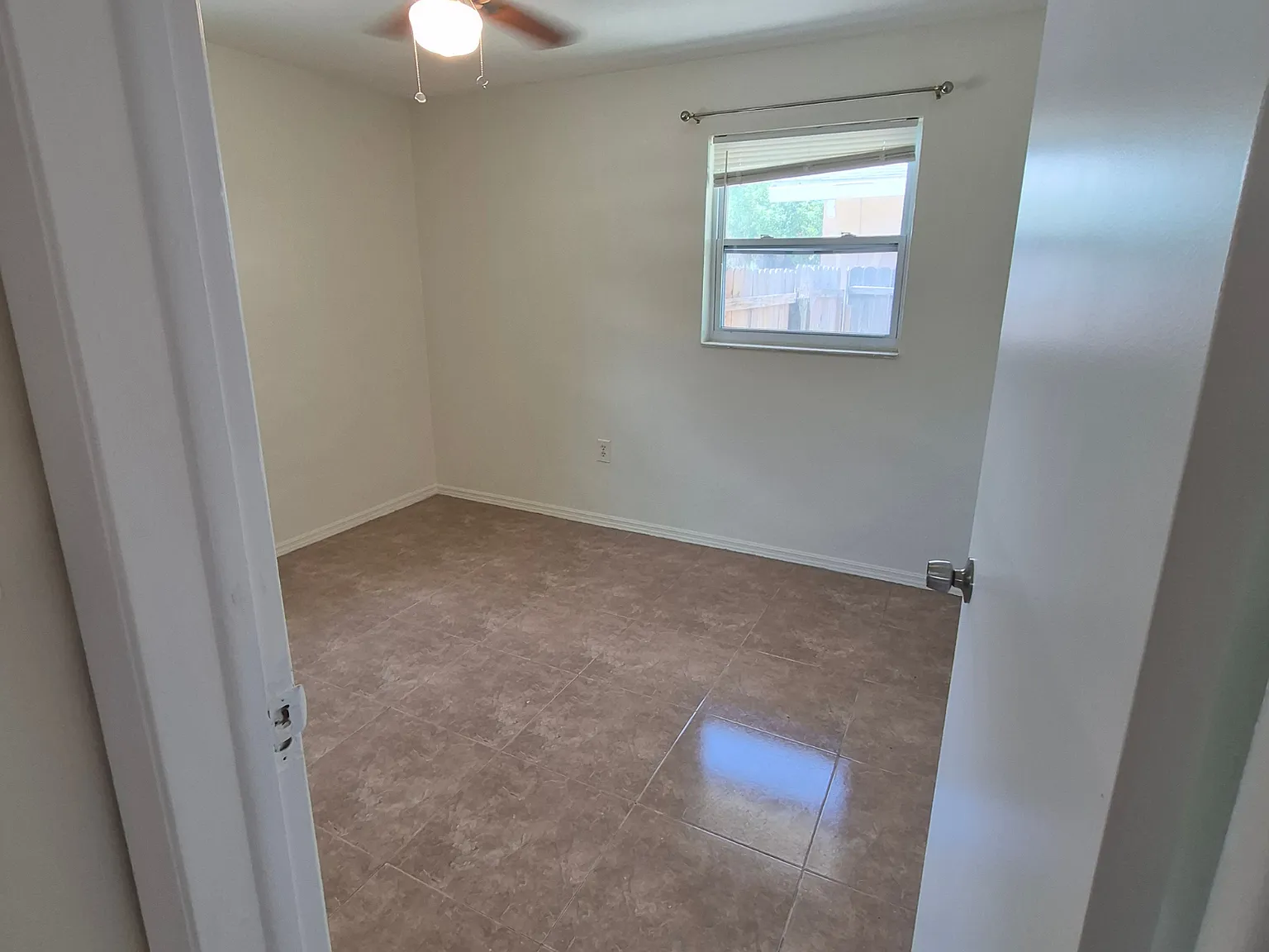 2 bed, 750 sqft, $1,600 — Photo 4