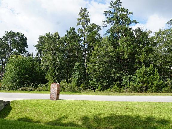 Stunning Homes already line this street offering Buyer future confidence in their investment.