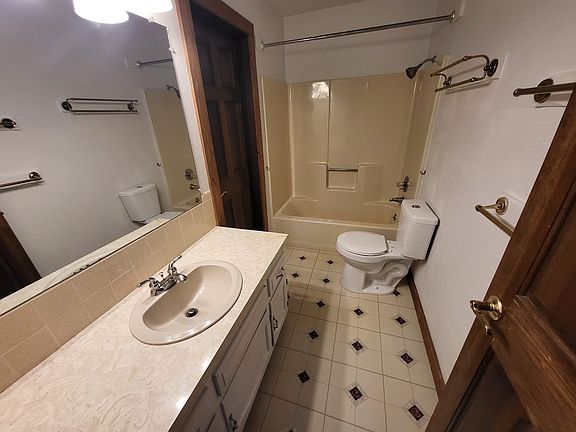 main bath upstairs
