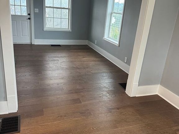 2nd image of 7722 Park Dr