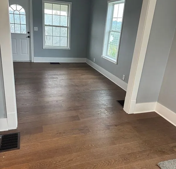 7722 Park Dr — Photo 2