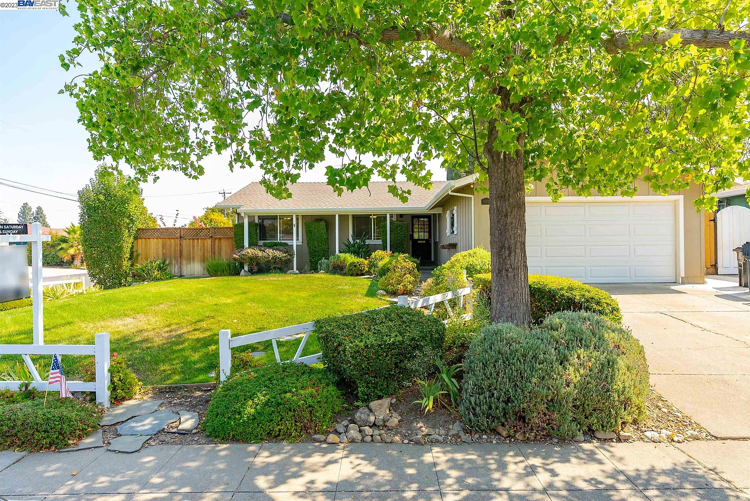1220 Hillcrest Ave photo 1