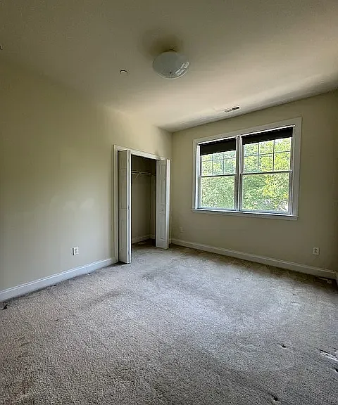 748 Moore Ave — Photo 22