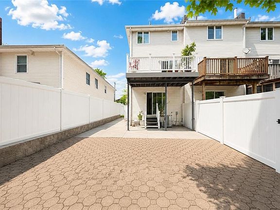 5th image of 60 Guyon Ave