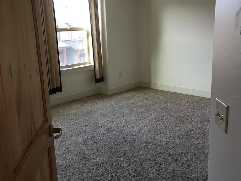 5475 Luge Ln — Photo 5